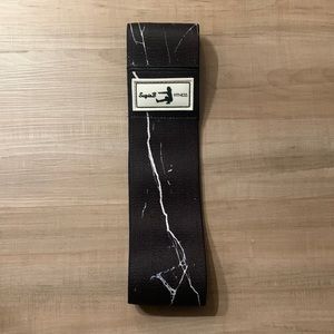 Suzie B Fitness Black Marble Glute Band